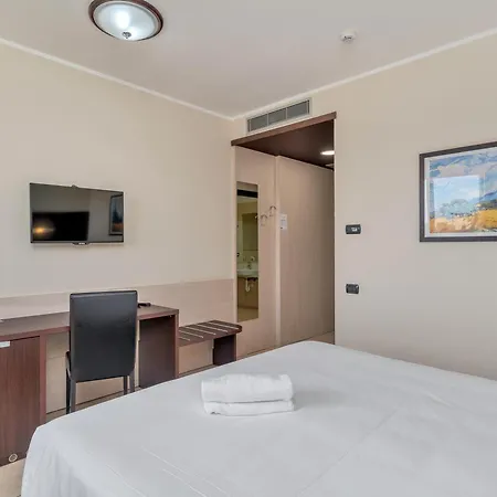 Отель B&B Hotel Settimo Torinese