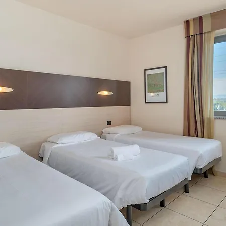 호텔 B&B Hotel Settimo Torinese 3*